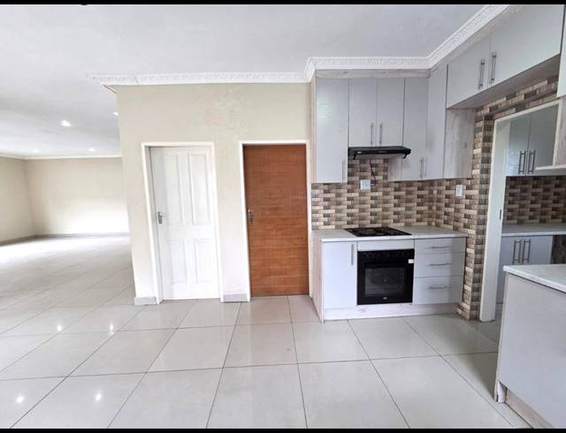 4 BEDROOM HOUSE FOR SALE IN MELODIE